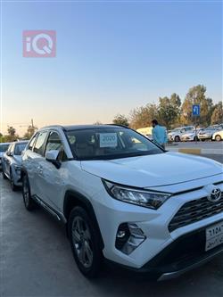 تۆیۆتا ڕاڤ 4